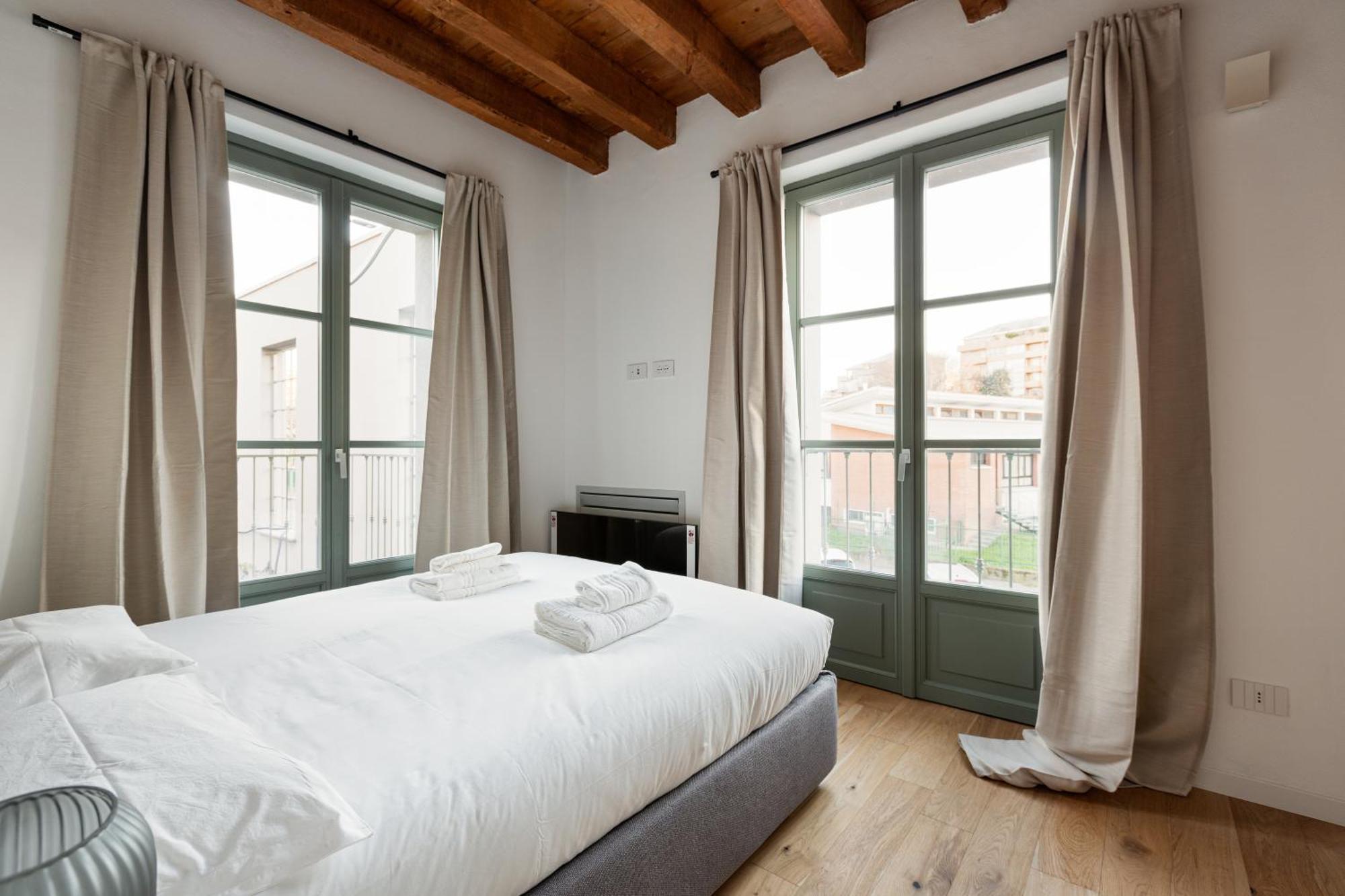 Modern In With Balcony Appartamento